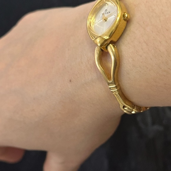 Cute Titan original women's watch,in good working condition - Picture 8 of 8